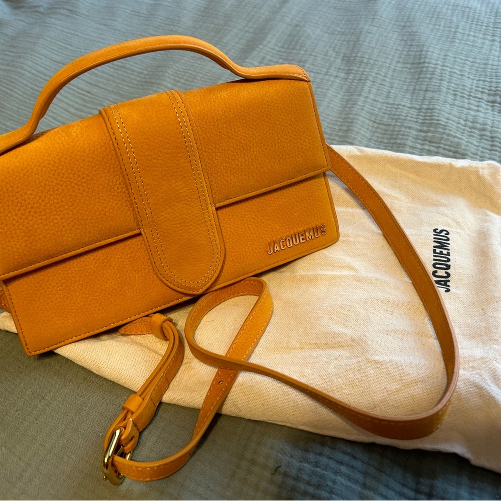 Beautiful Jaquemus Grand Bambino in orange